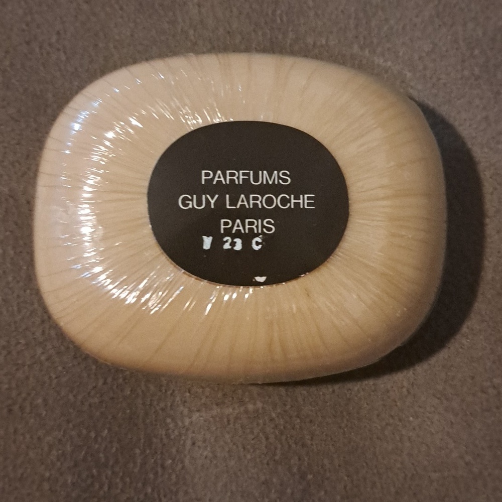 Guy Laroche Fidji Soap - Picture 4 of 5